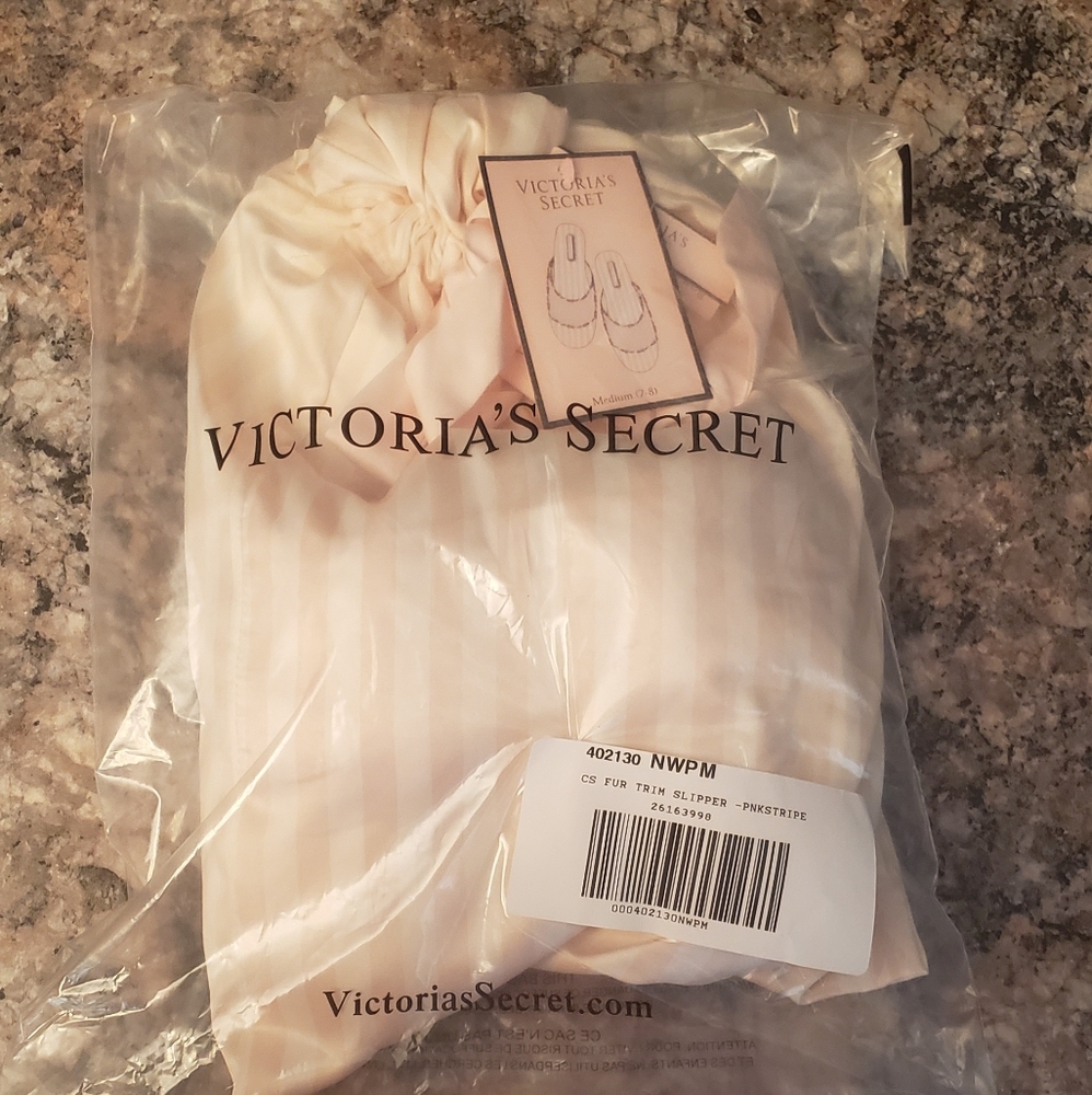 Victoria's Secret Signature Satin Slipper - Picture 2 of 2